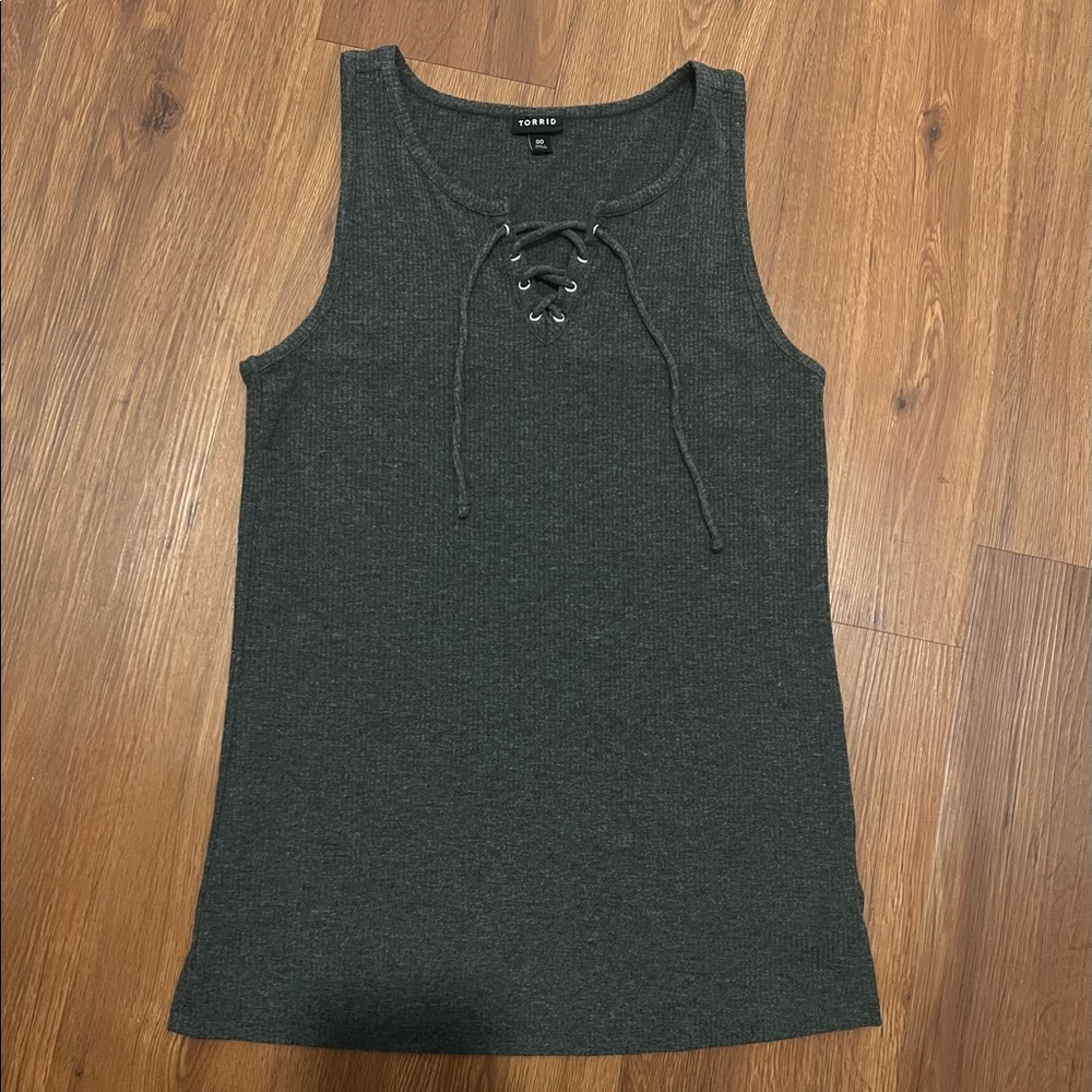 Never worn. Dark gray top from Torrid